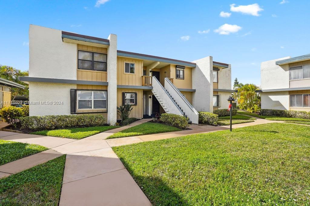 Picture of 1551 NE 13Th Ter # 13, Jensen Beach, FL 34957