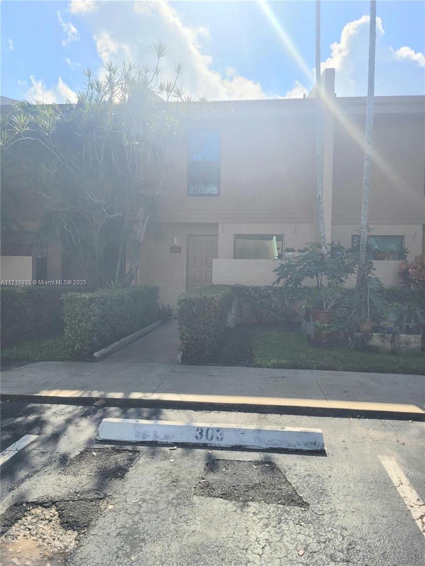 Picture of 9744 NW 15Th St # 303, Pembroke Pines FL 33024