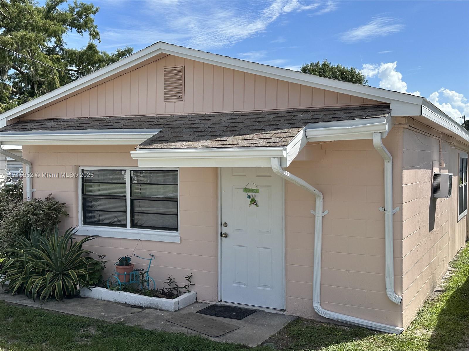 Picture of 1079 3Rd St, Bulkhead Ridge, FL 34974