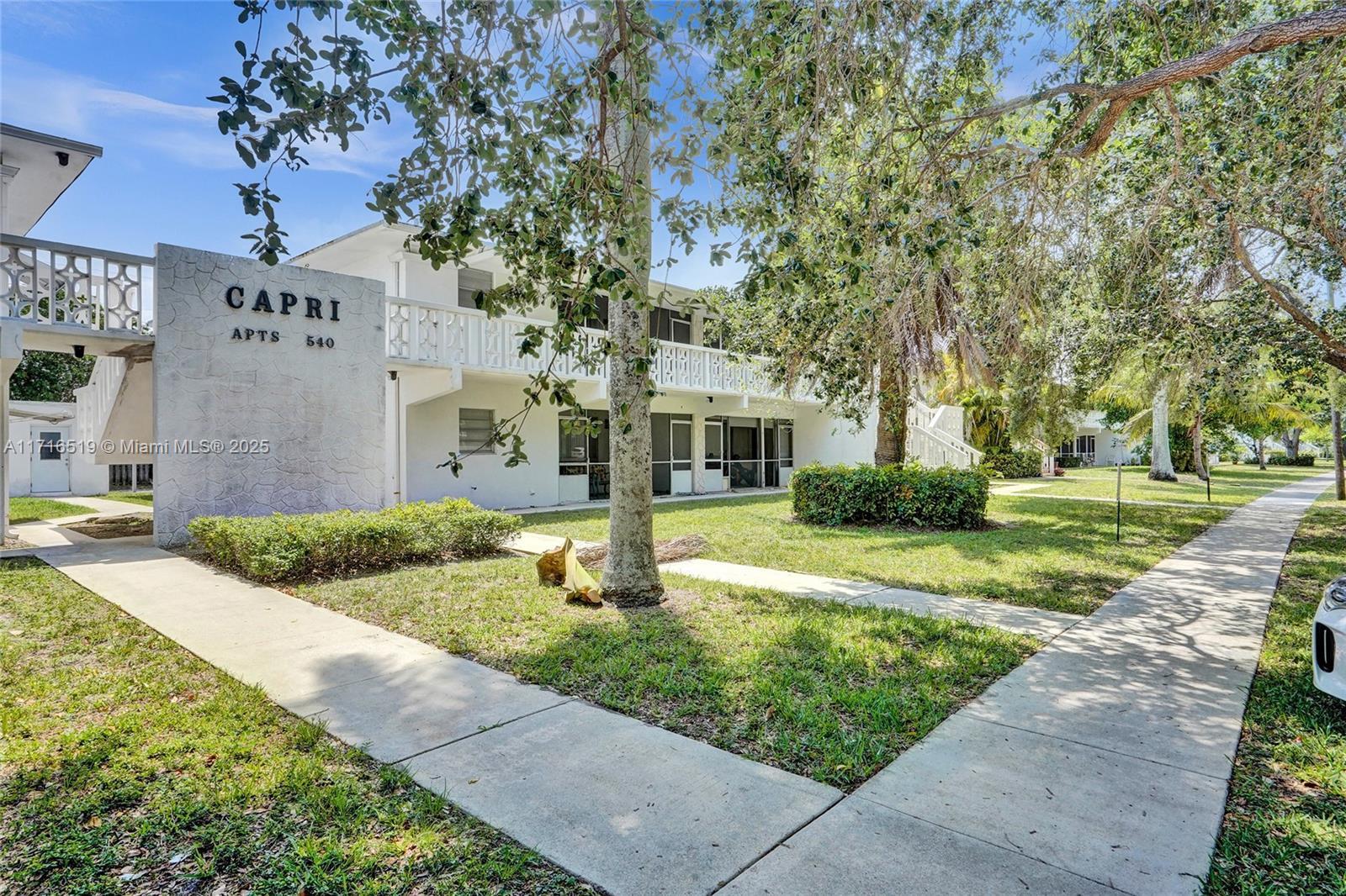 Picture of 540 S Luna # 7, Hollywood, FL 33021