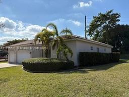 Picture of 2420 Fairways Dr, Homestead, FL 33035