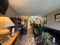 Picture of 8021 N Sunrise Lakes Dr # 208, Sunrise, FL 33322