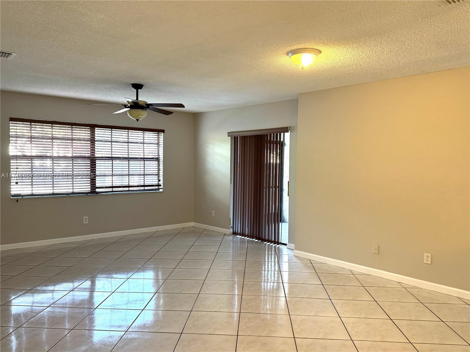 Picture of 3562 NW 95Th Ter # 2Q, Sunrise, FL 33351