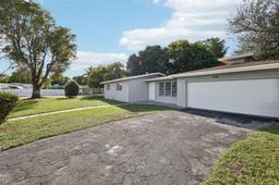 Picture of 1549 NW 11Th Way, Fort Lauderdale, FL 33311