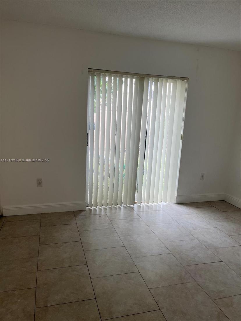 Picture of 650 NW 86Th Pl # 105, Miami FL 33126