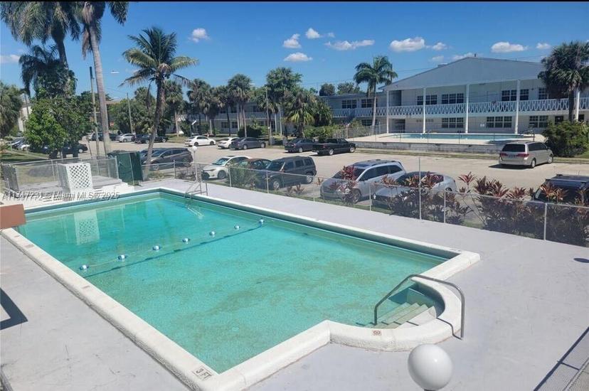 Picture of 1450 NE 170Th St # 211, North Miami Beach FL 33162