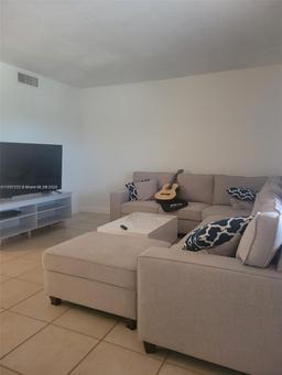 Picture of 1450 NE 170Th St # 211, North Miami Beach, FL 33162