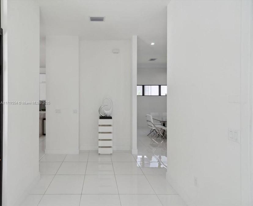 Picture of 8109 NW 48Th Ter, Doral FL 33166