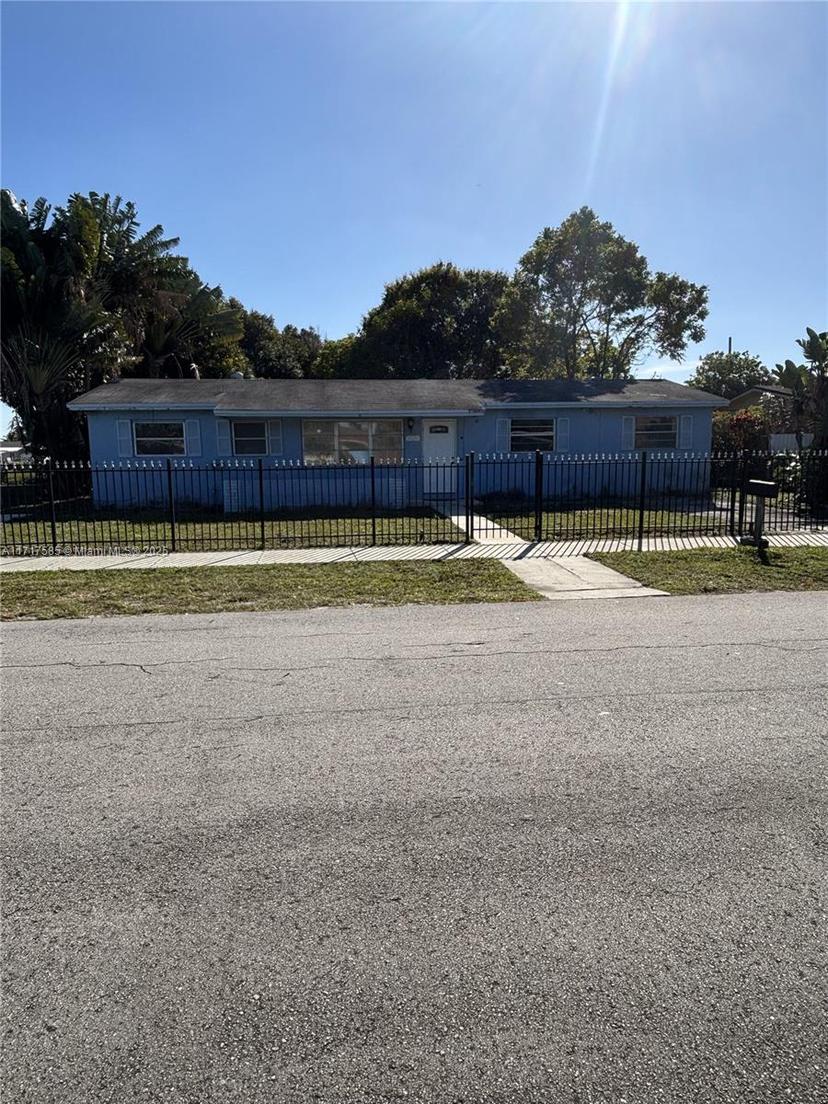 Picture of 5530 NW 180Th Ter, Miami Gardens FL 33055