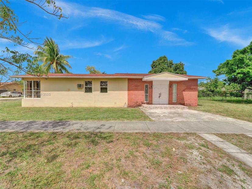 Picture of 15701 NW 38Th Ct, Miami Gardens FL 33054