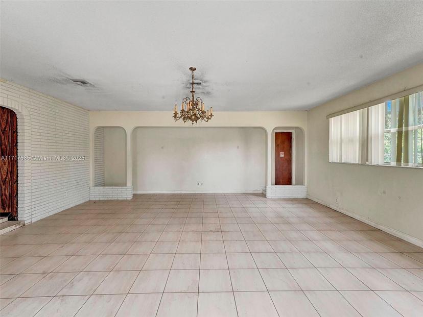 Picture of 15701 NW 38Th Ct, Miami Gardens FL 33054