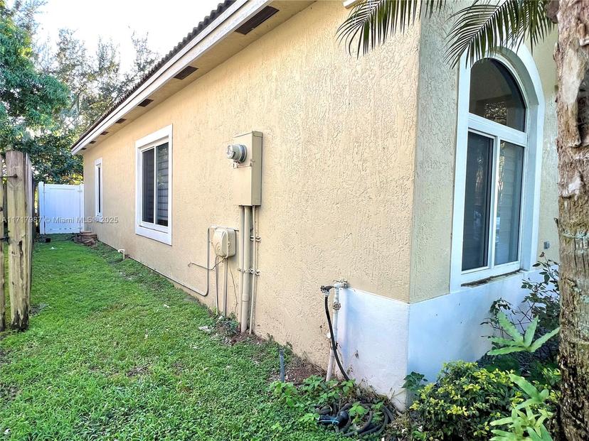 Picture of 2138 NW 75Th Way, Pembroke Pines FL 33024