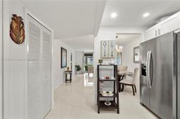 Picture of 9261 Sunrise Lakes Blvd # 111, Sunrise, FL 33322