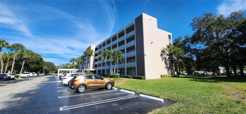 Picture of 1075 Riverside Dr # 404, Coral Springs FL 33071