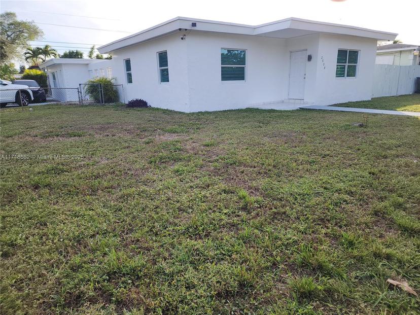 Picture of 2608 Funston St, Hollywood FL 33020