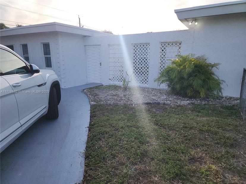 Picture of 2608 Funston St, Hollywood FL 33020