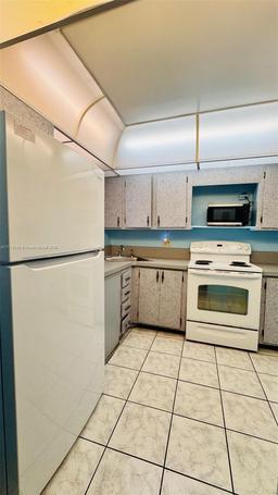 Picture of 3004 NE 5Th Ter # C, Wilton Manors, FL 33334