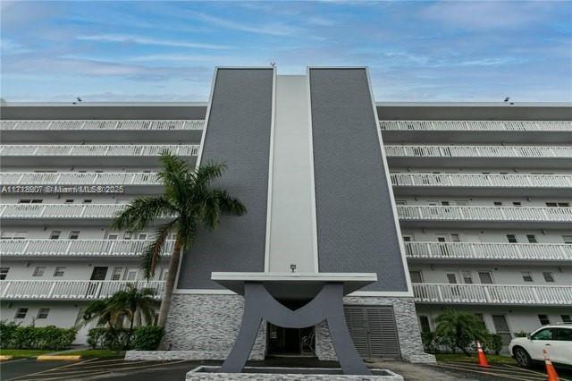 Picture of 320 NE 12Th Ave # 703, Hallandale Beach, FL 33009