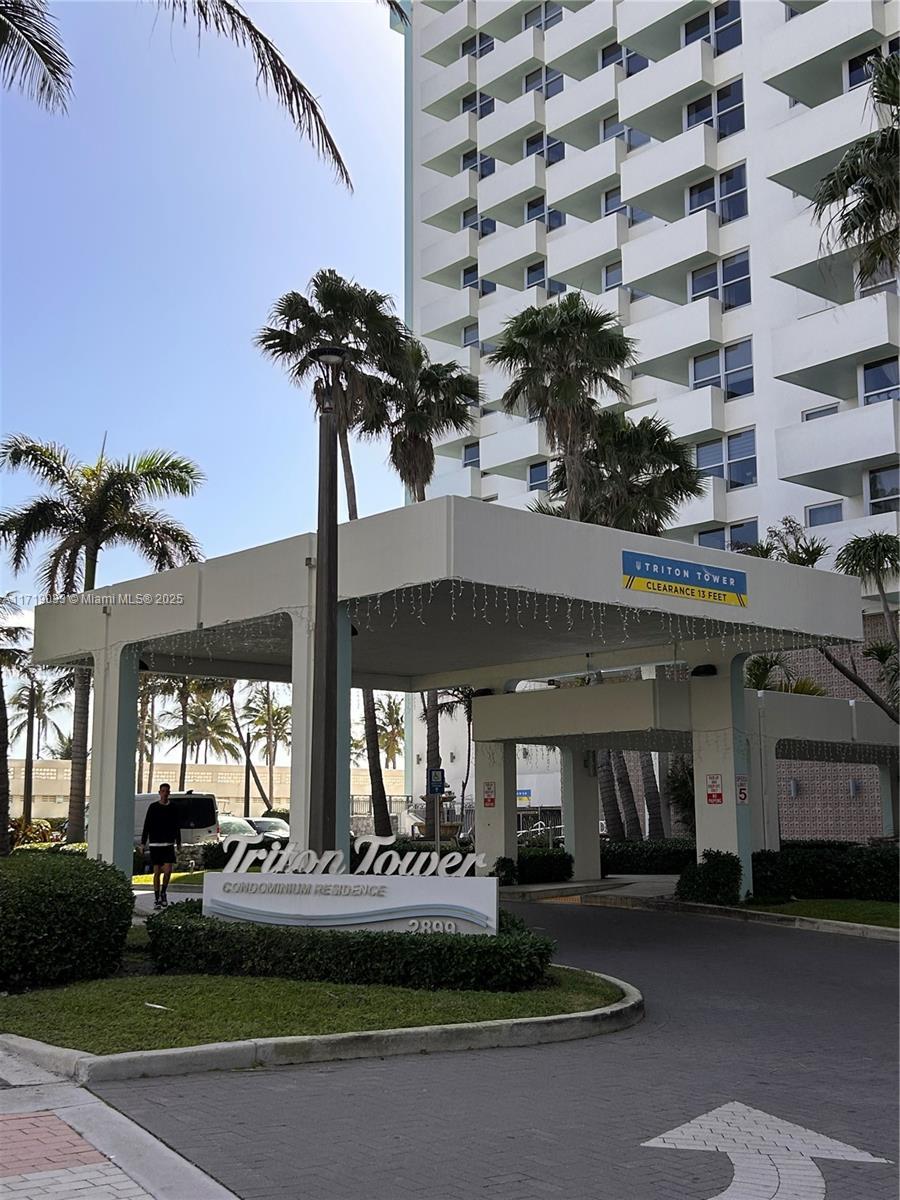 Picture of 2899 Collins Ave # 825, Miami Beach, FL 33140