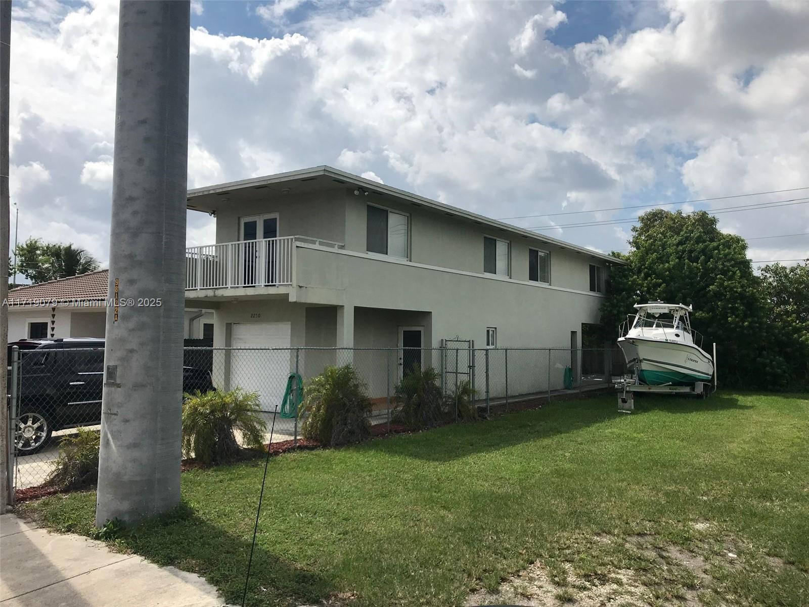 Picture of 2250 W 5Th Way, Hialeah, FL 33010