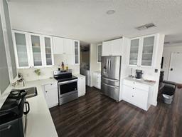 Picture of 161 SE Village Dr # 161, Port St. Lucie, FL 34952