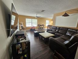 Picture of 161 SE Village Dr # 161, Port St. Lucie, FL 34952