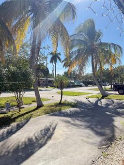 Picture of 9391 Caribbean Blvd, Cutler Bay, FL 33189