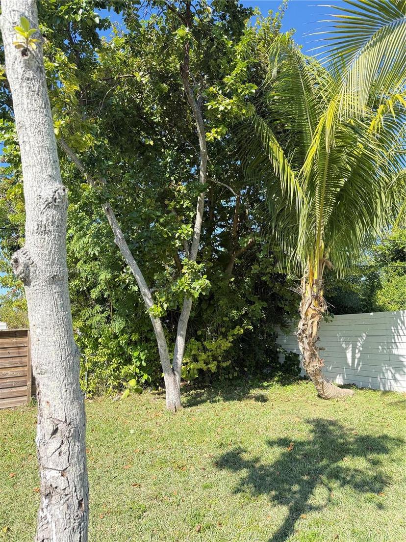 Picture of 9391 Caribbean Blvd, Cutler Bay FL 33189