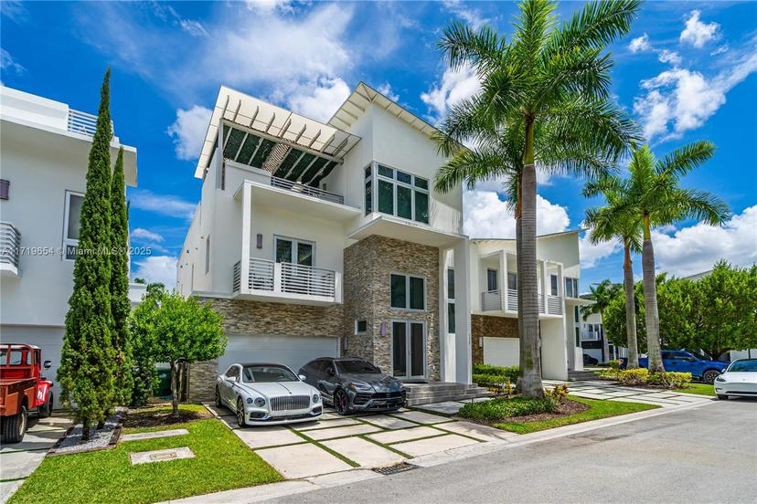 Picture of 3349 NW 84Th Ct, Doral FL 33122