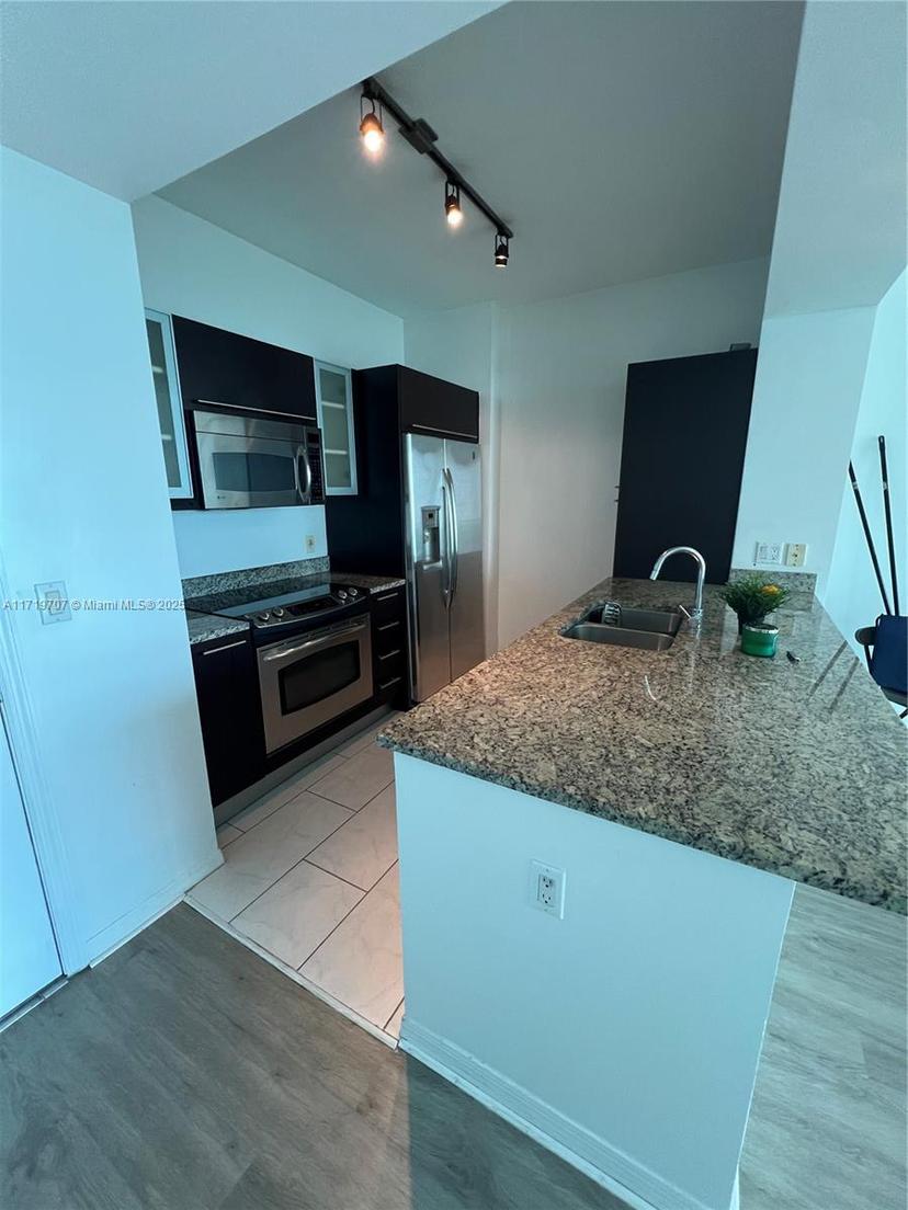 Picture of 951 Brickell Ave # 3303, Miami FL 33131