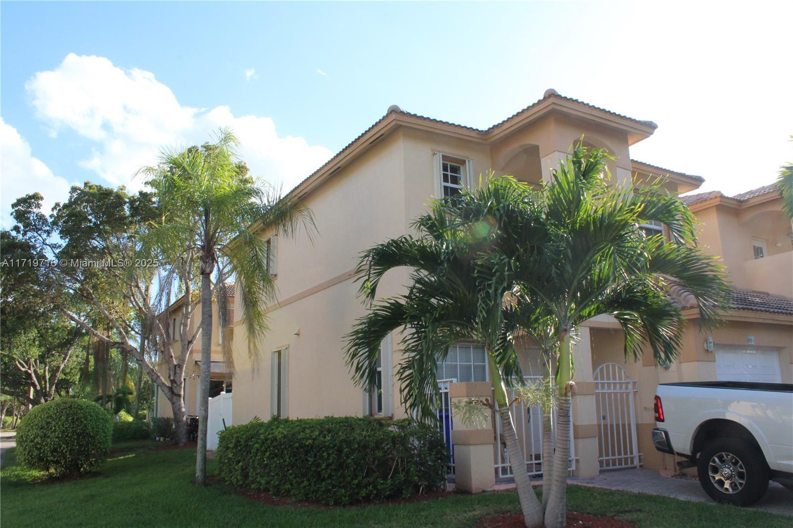 Picture of 804 NW 170Th Ter # 121, Pembroke Pines, FL 33028