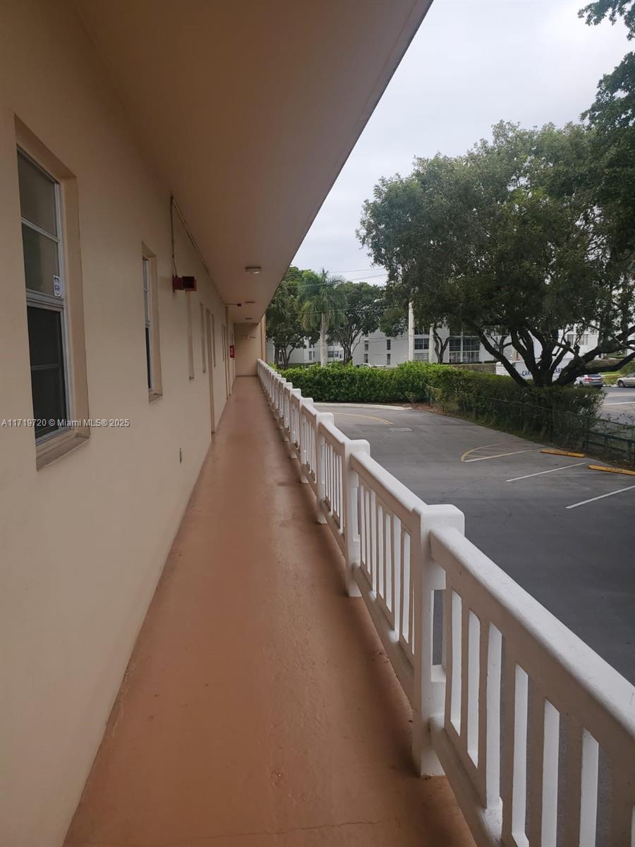 Picture of 6731 Cypress Rd # 104, Plantation, FL 33317