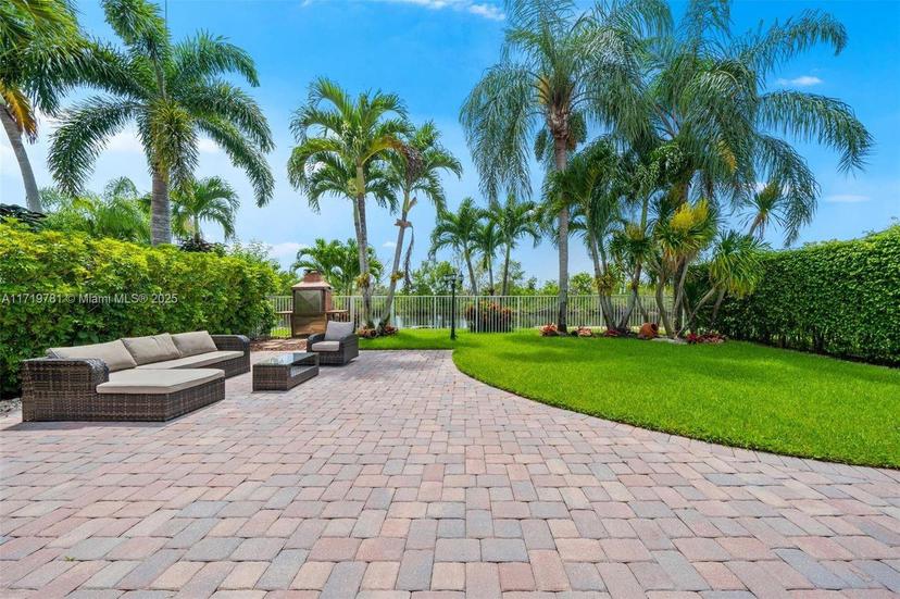 Picture of 930 Lavender Cir, Weston FL 33327