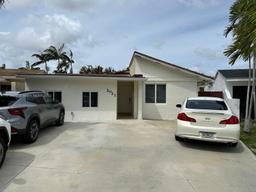 Picture of 2021 SW 105Th Ct, Miami, FL 33165