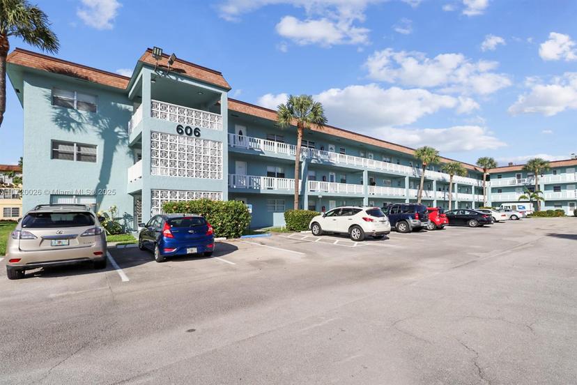 Picture of 606 SW Natura Blvd # 107, Deerfield Beach FL 33441