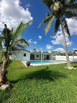 Picture of 4901 Washington St, Hollywood, FL 33021