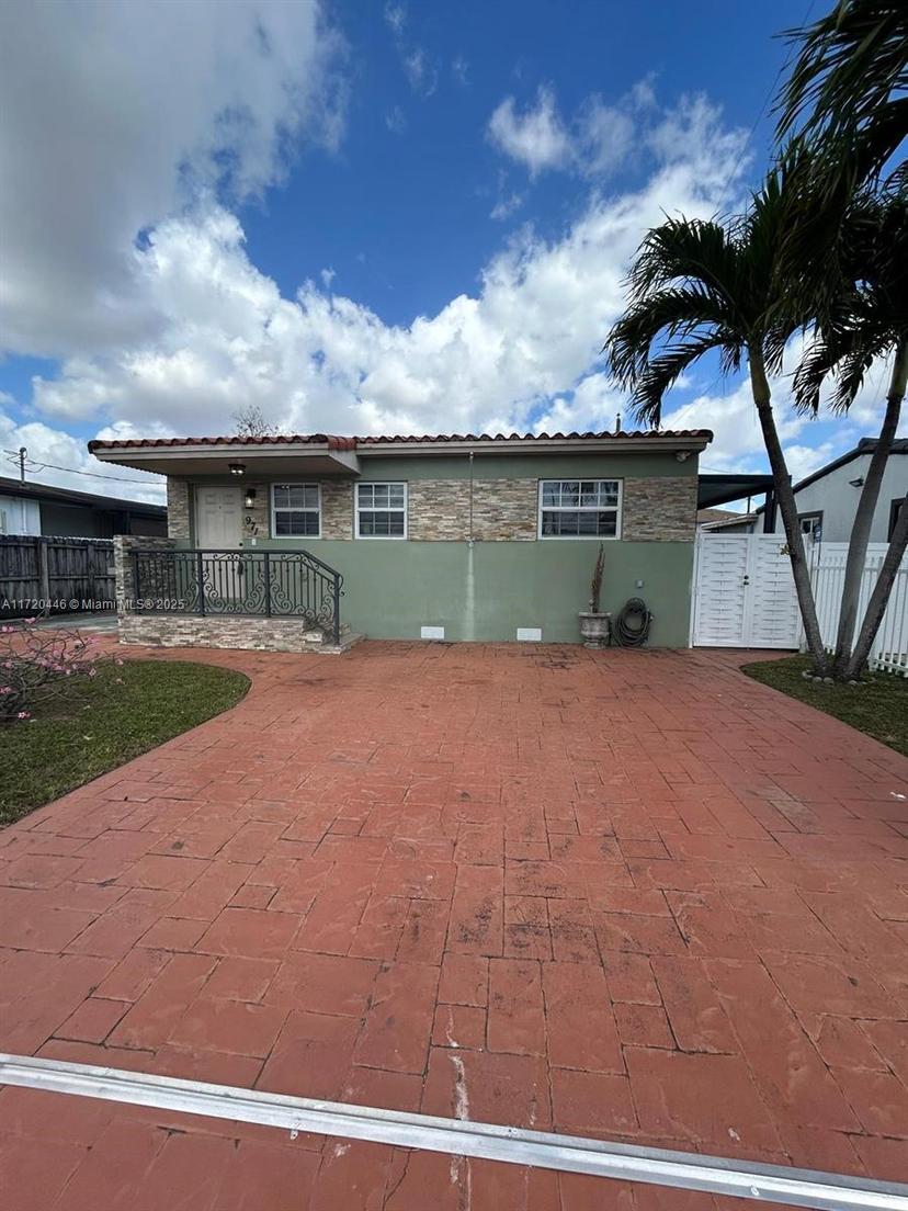 Picture of 971 E 45Th St, Hialeah FL 33013