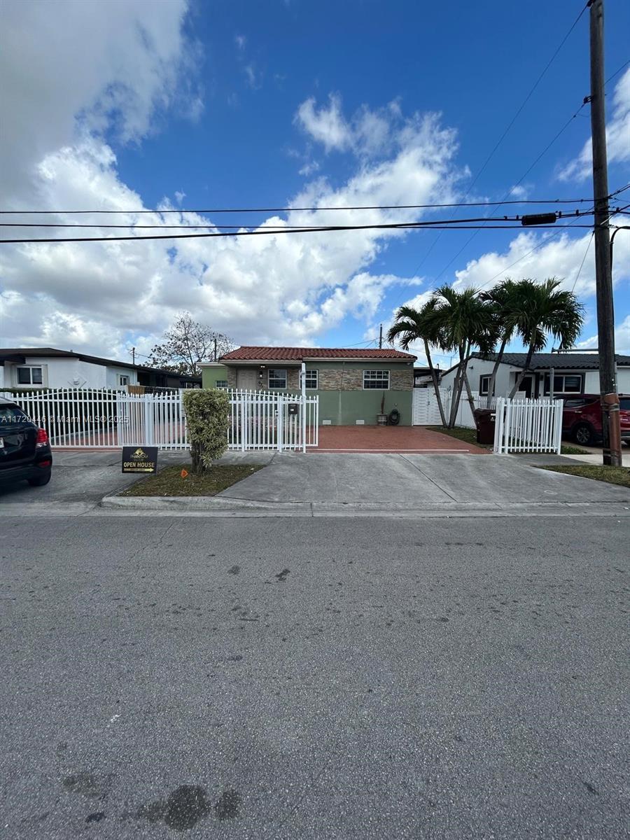 Picture of 971 E 45Th St, Hialeah, FL 33013