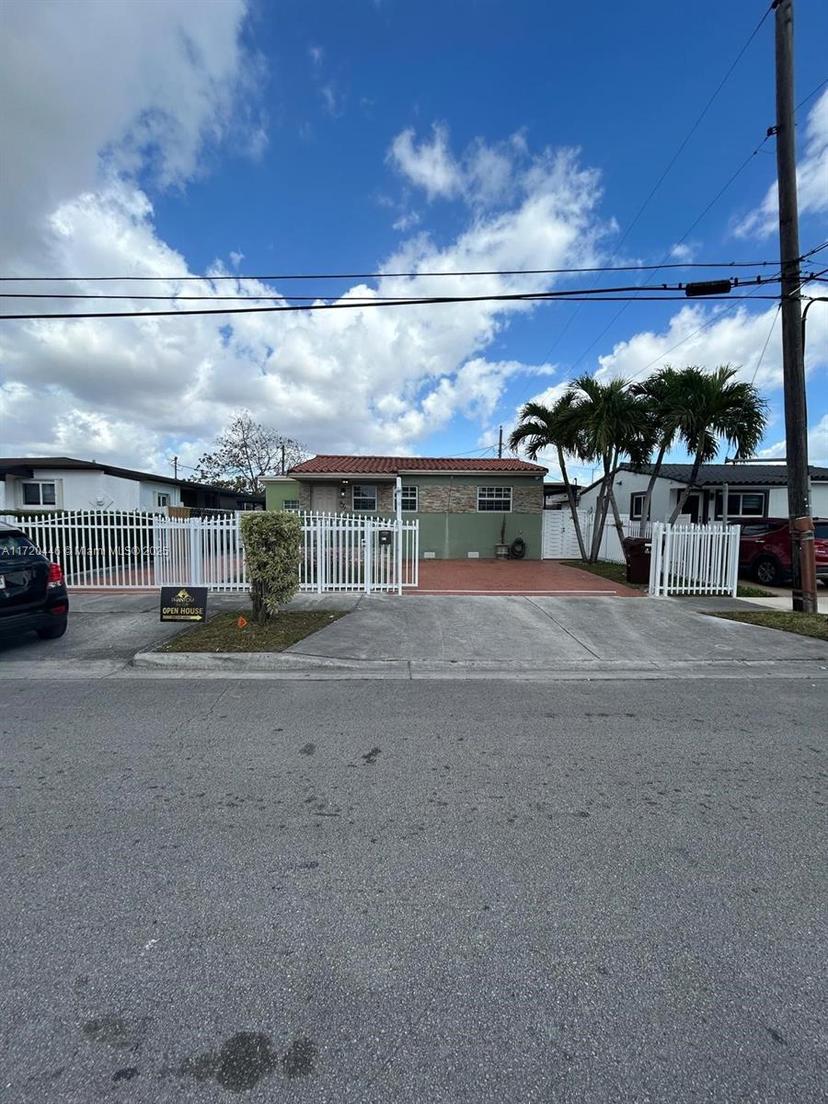 Picture of 971 E 45Th St, Hialeah FL 33013