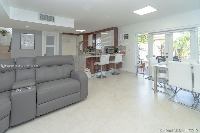 Picture of 7000 NW 169Th St, Hialeah FL 33015