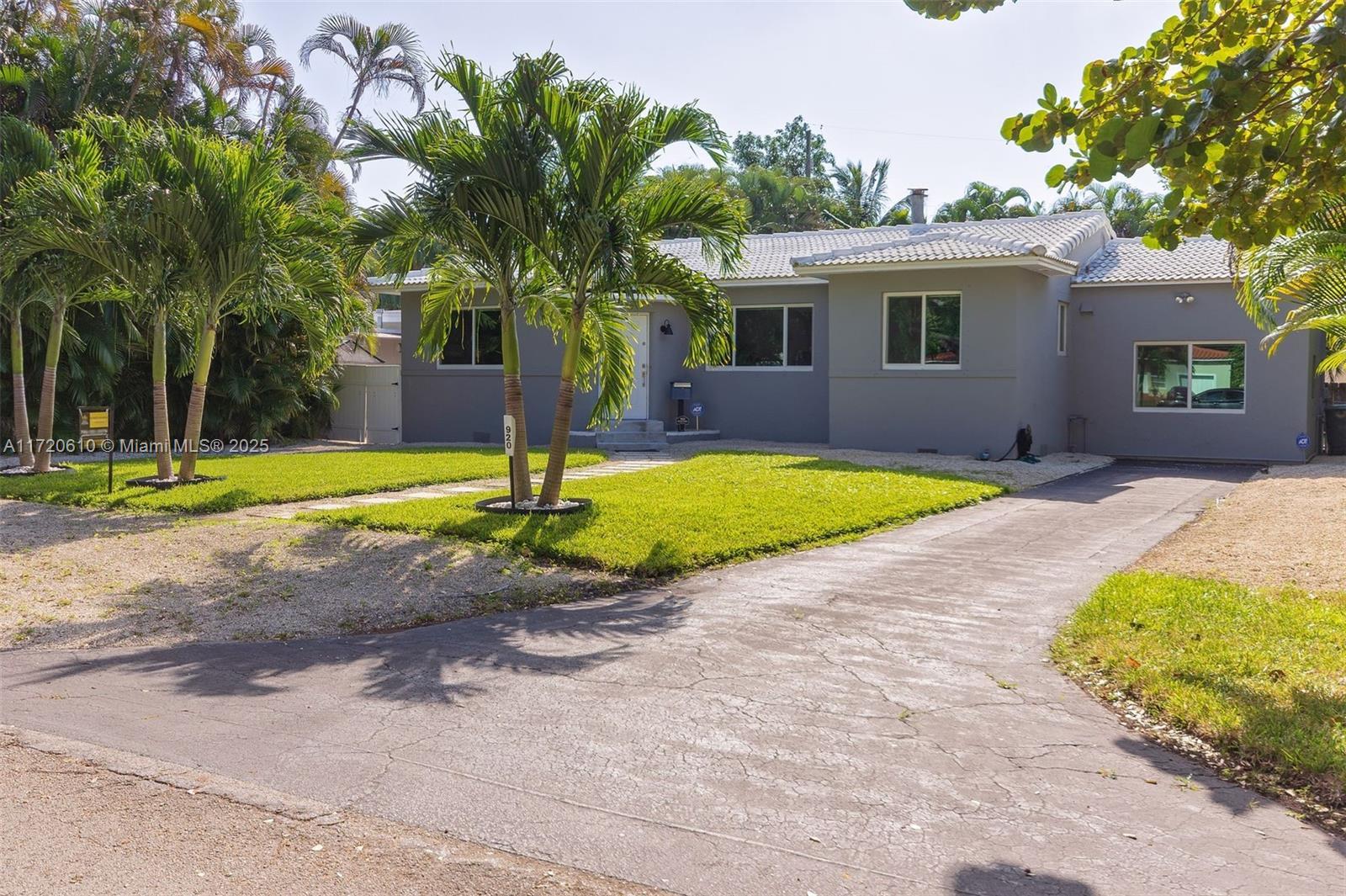 Picture of 920 NE 118Th St, Biscayne Park, FL 33161