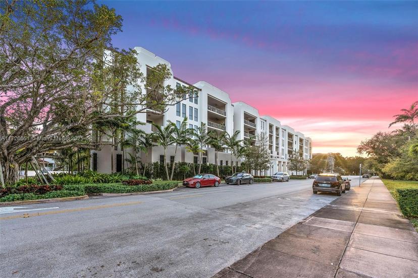 Picture of 718 Valencia Ave # 408, Coral Gables FL 33134