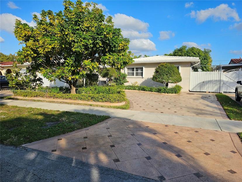 Picture of 11201 NW 59Th Ct, Hialeah FL 33012