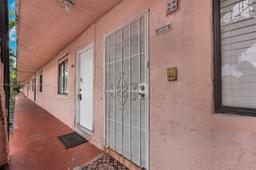 Picture of 2170 W 60Th St # 16118, Hialeah, FL 33016