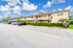 Picture of 7605 NW 5Th Pl # 103, Margate, FL 33063