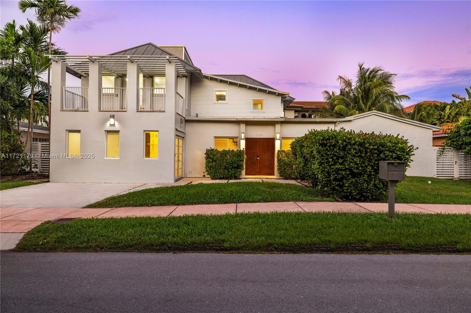 Picture of 761 Ridgewood Rd, Key Biscayne, FL 33149