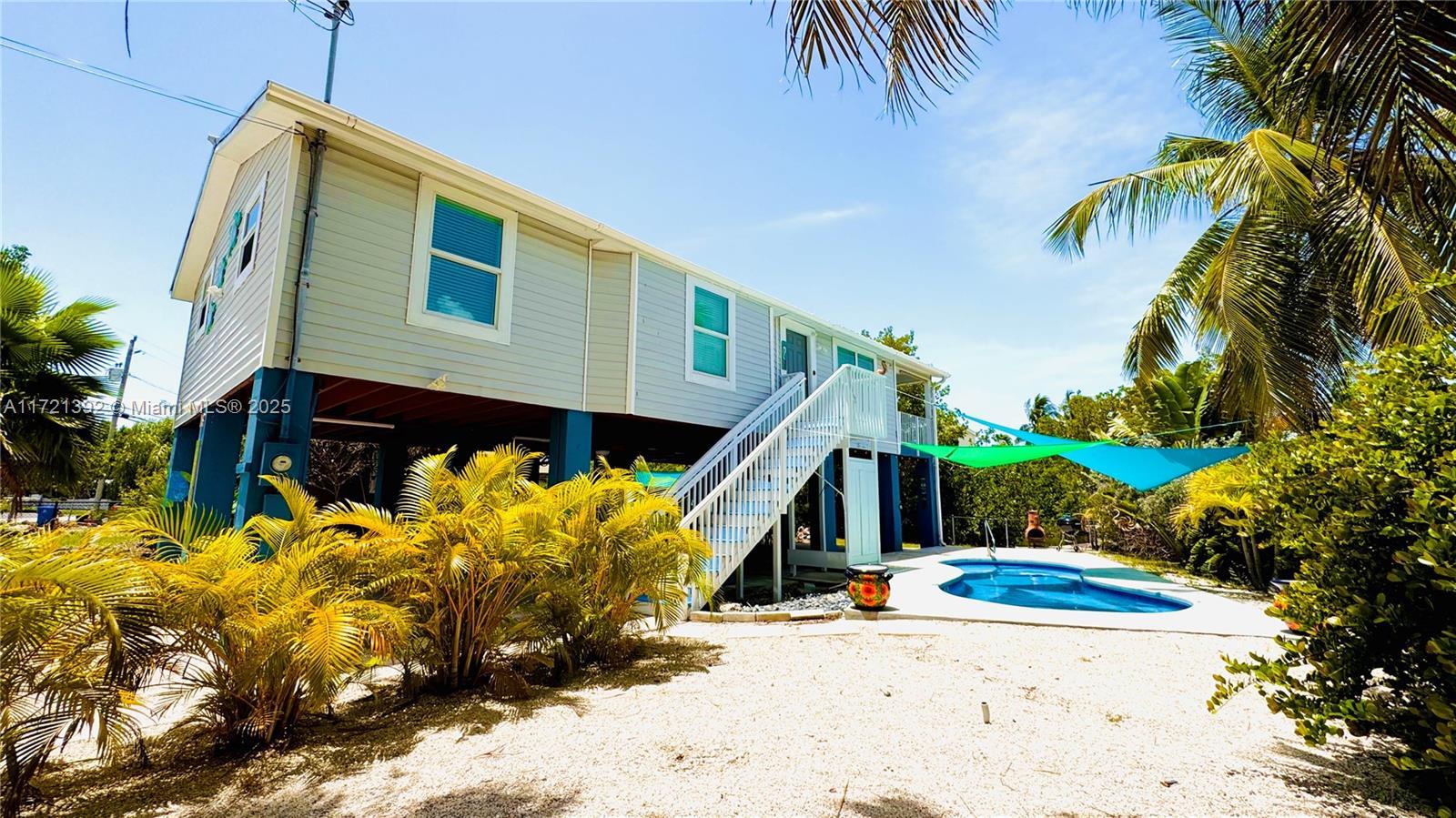 Picture of 18 W Circle Dr, Key West, FL 33040