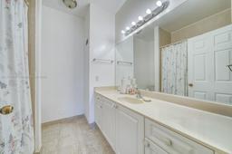 Picture of 2733 NE 3Rd Ct # 204, Homestead, FL 33033