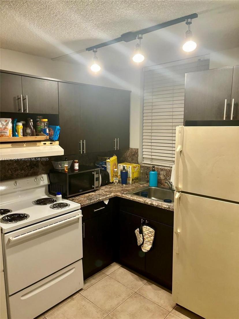 Picture of 1801 S Treasure Dr # 411, North Bay Village FL 33141