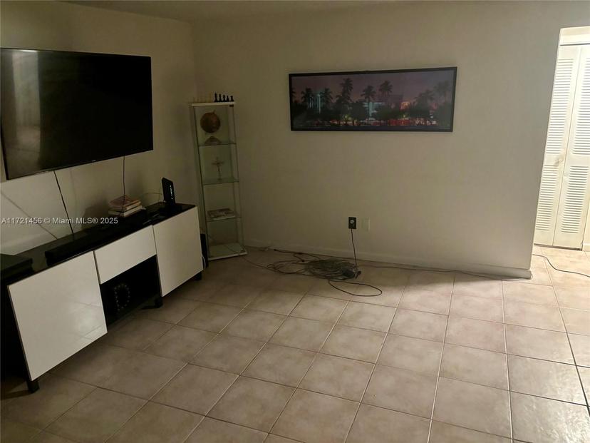 Picture of 1801 S Treasure Dr # 411, North Bay Village FL 33141